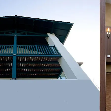 Jean De Luz Hotel