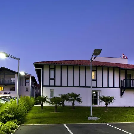 Jean De Luz Hotel